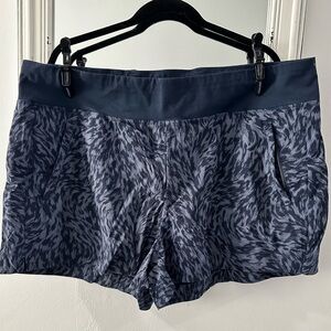 Athleta Trekkie North Printed Shorts